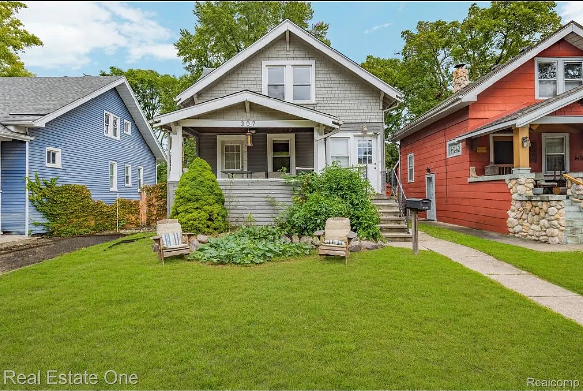 307 S Laurel St — Photo 2