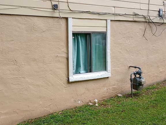 3rd image of 240 Lola Ln #1