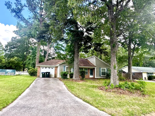 120 Wanda Dr, Summerville, SC 29485