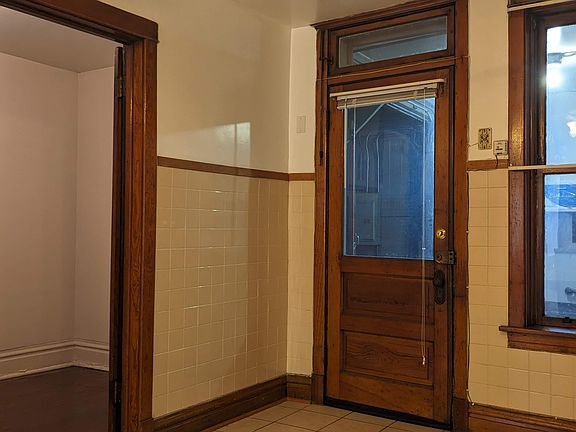 5th image of 2438 W Augusta Blvd #G