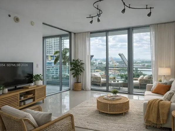 92 SW 3rd St APT 1408, Miami, FL 33130