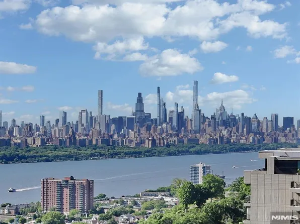 5 Horizon Rd APT 1803, Fort Lee, NJ 07024