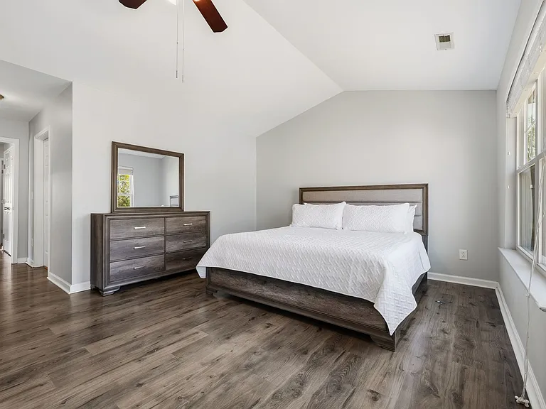 1326 Stone Manor Dr — Photo 9