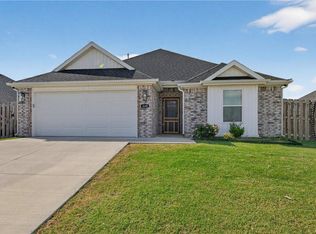 440 Willow Dr, Centerton, AR 72719