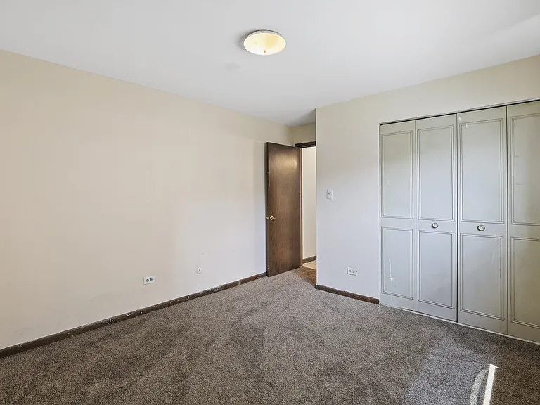 668 Clyde Ave — Photo 12
