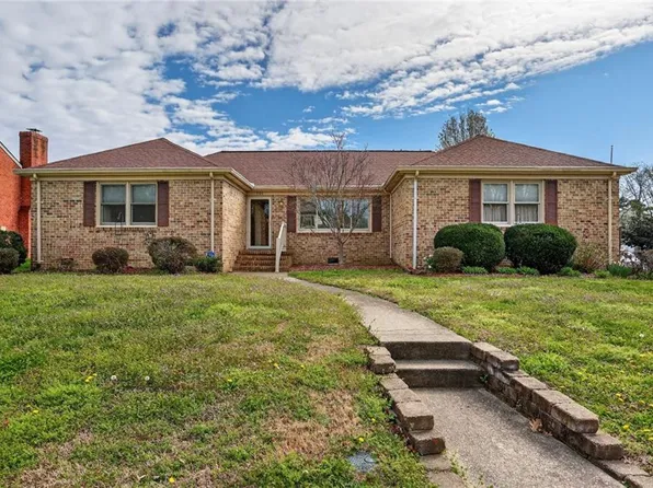 808 Ventnor Dr, Newport News, VA 23608