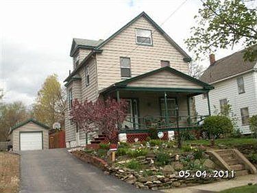 3rd image of 139 Halls Heights Ave