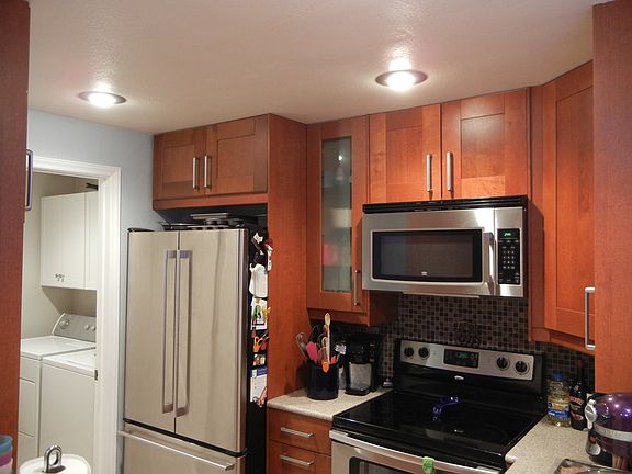 Kitchen & Pantry/Laundry