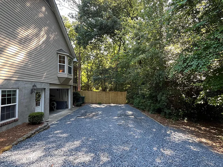 2400 Longleaf Dr W — Photo 34