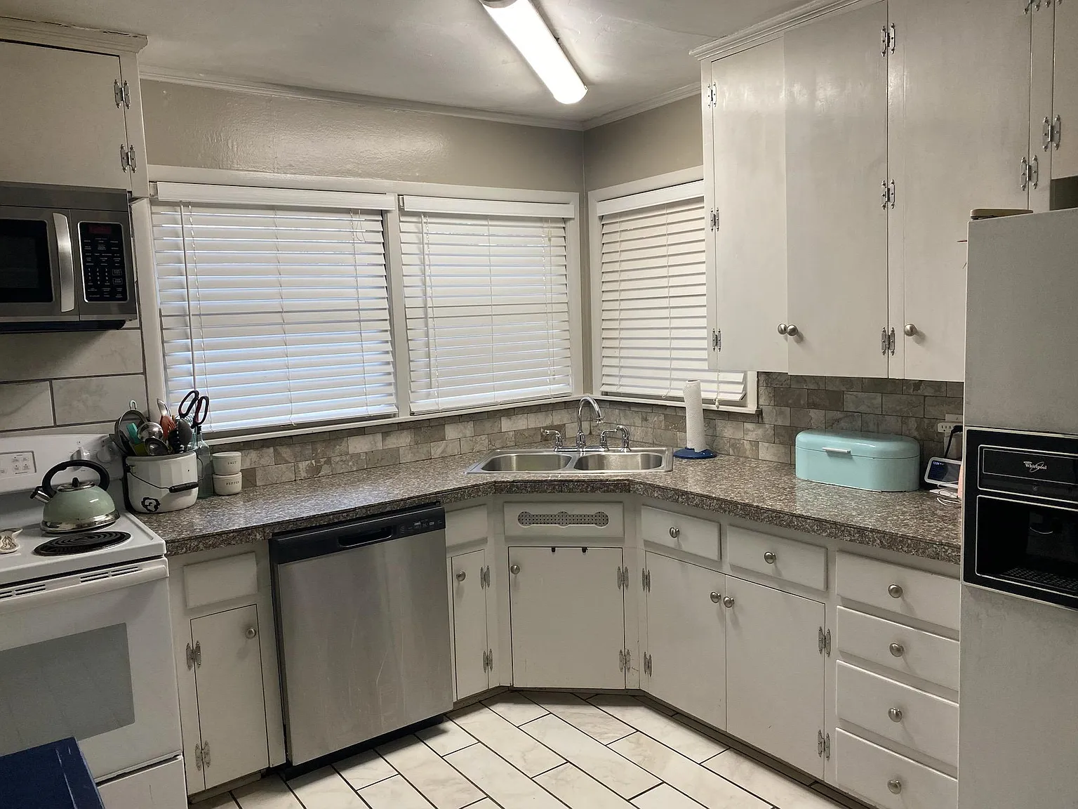 3 bed, 1186 sqft, $1,300 — Photo 4