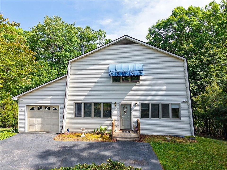 1st image of 303 Oak Ridge Dr