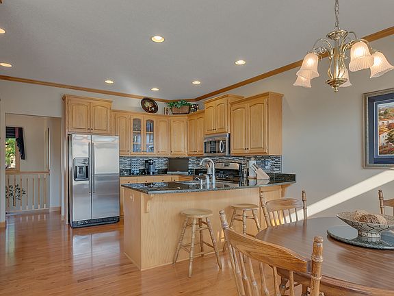 5th image of 1216 Somerset Blvd