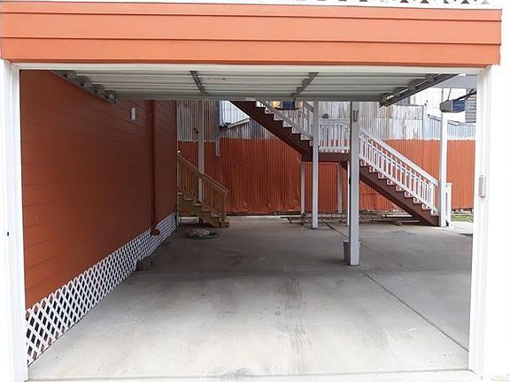 4th image of 1383 Saint Bernard Ave Unit B