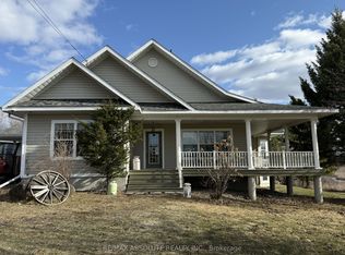 20306 Lochiel St W, North Glengarry, ON K0C1A0