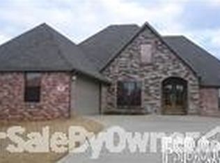 634 N Rocky Xing, Fayetteville, AR 72704