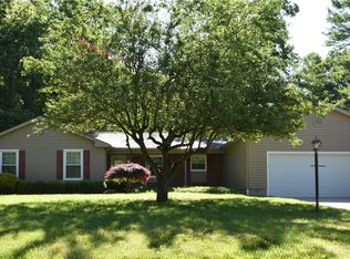 821 Squirrel Hill Dr, Youngstown, OH 44512