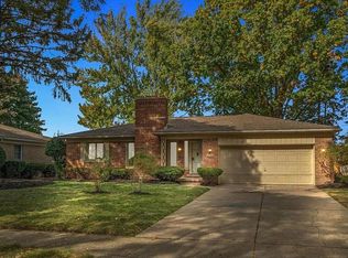 17570 Roseland Blvd, Lathrup Village, MI 48076