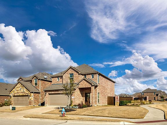 2nd image of 300 Brazoria Ln