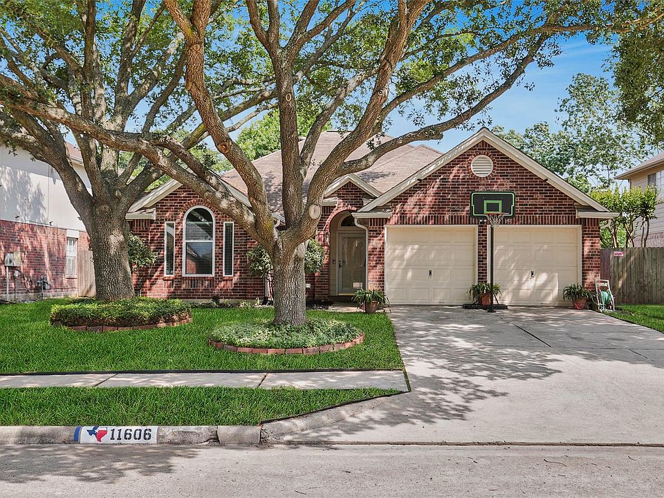 1st image of 11606 Meadowchase Dr