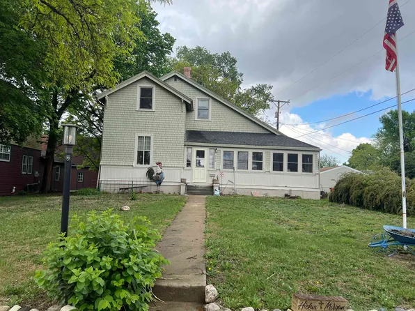 404 E 9th St, Yankton, SD 57078
