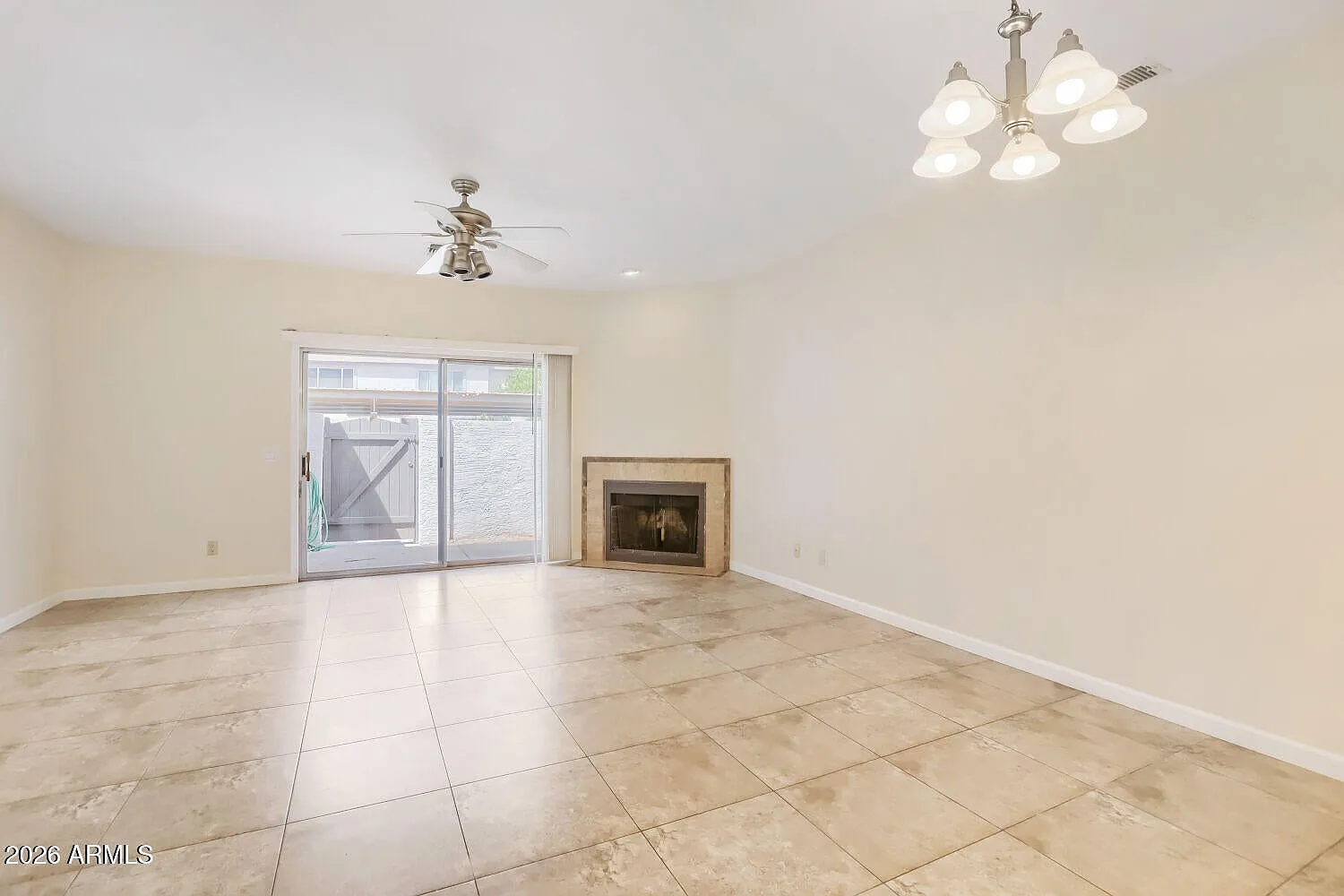2 bed, 2.5 bath, 1267 sqft, $1,950 — Photo 2