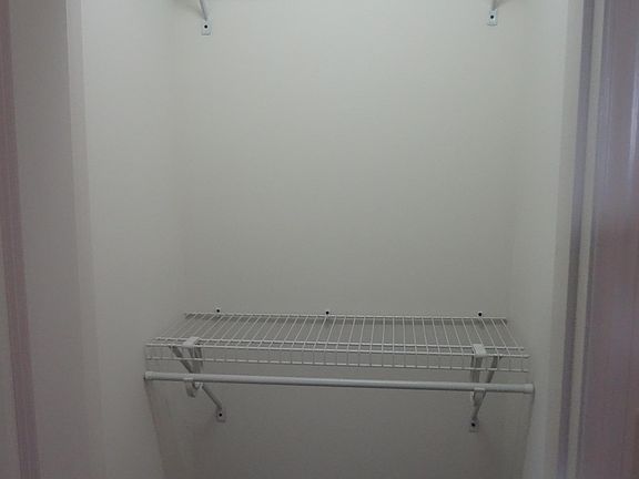4th image of 112 W Maple St #4
