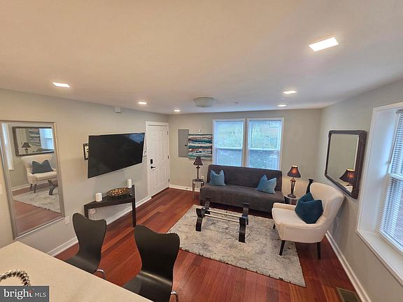 5th image of 4106 Gault Pl NE APT 1