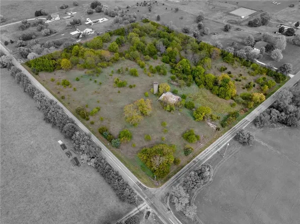 W 271st St, Louisburg, KS 66053