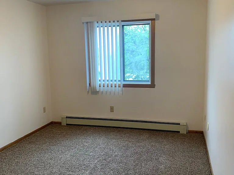 Cottonwood Apartments — Photo 17
