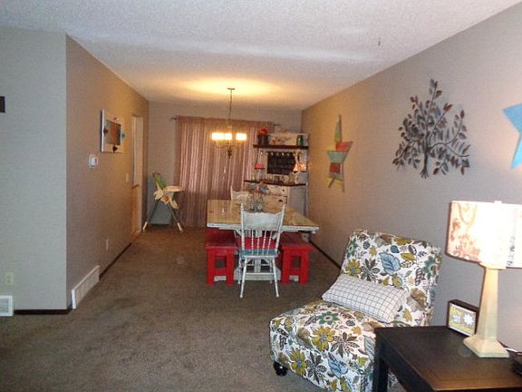 4th image of 1709 Doreen St