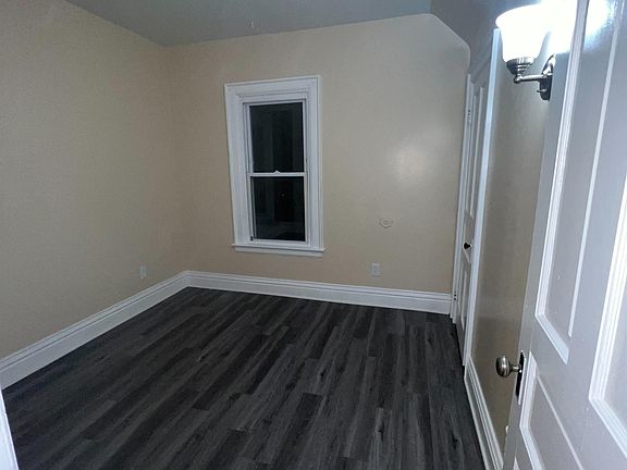 4th image of 1115 Tonawanda St #1