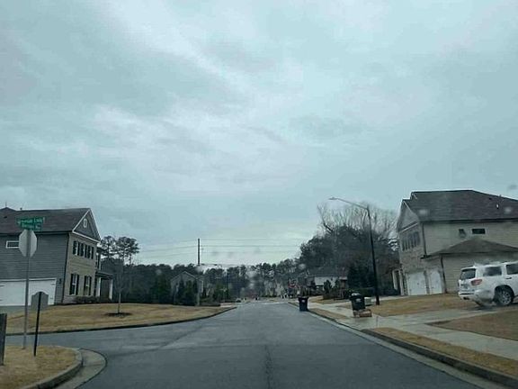 Exterior Neighborhood (street photo)