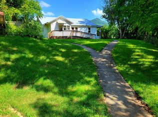 164 Sutton Branch Rd, Clyde, NC 28721