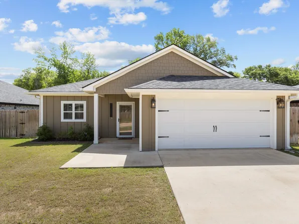 17114 Crossing Cir, Lindale, TX 75771