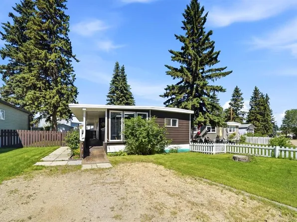 4516 48th Ave #19, Sylvan Lake, AB T4S 1L8
