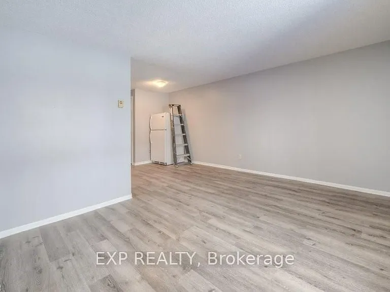 1200 Courtland Ave E #15 — Photo 7
