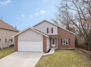 501 Charlestown Dr, Bolingbrook, IL 60440