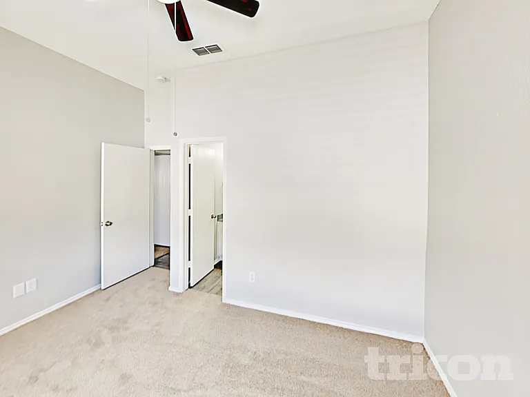 10525 Flamewood Dr — Photo 11