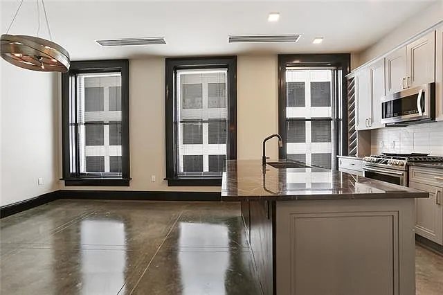 419 Carondelet St #402 — Photo 7