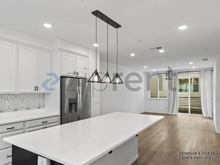 586 Jayne Ct — Photo 8