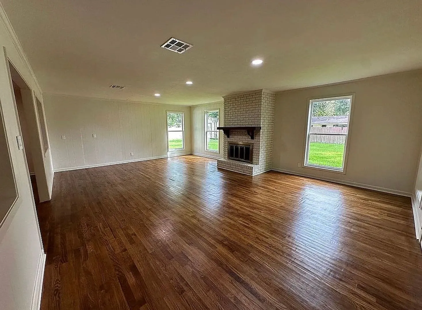Completely Remodeled 3 Bedroom Home For Rent! — Photo 4