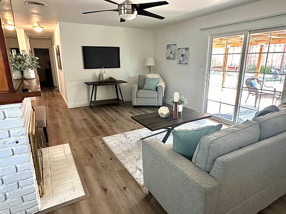 3rd image of 2901 La Jolla Ave