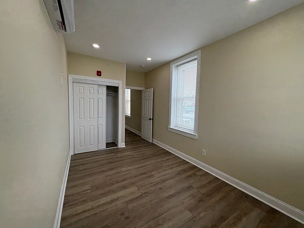 2 bed, $1,700 — Photo 4