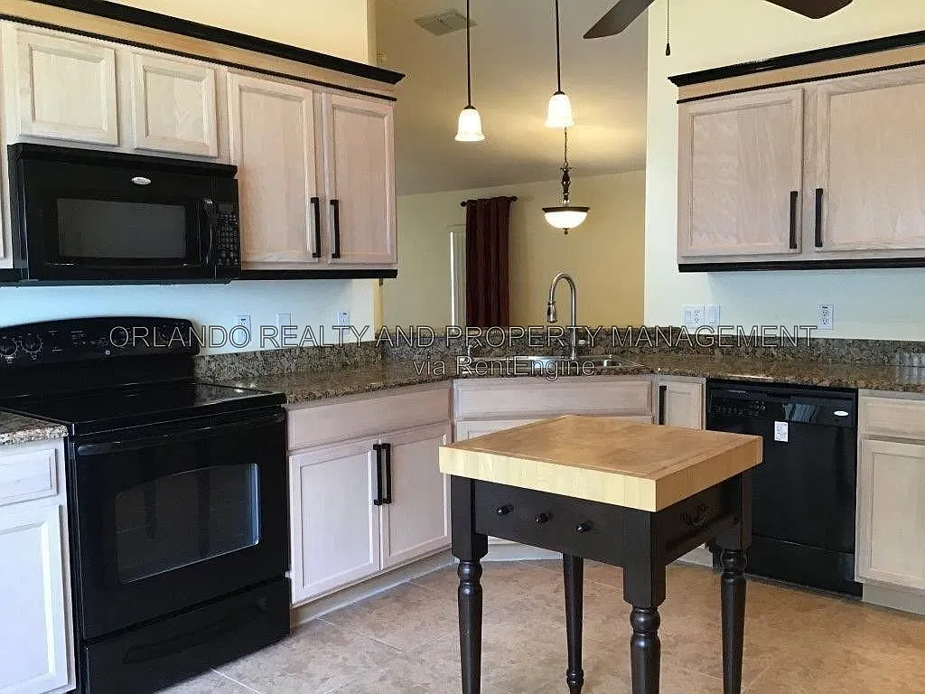 2 bed, 2.0 bath, 1214 sqft, $1,725 — Photo 4