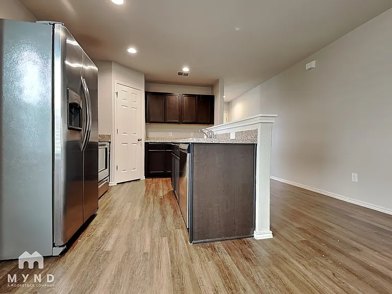 9421 Apple Ridge Ln — Photo 4