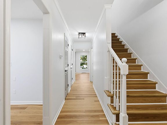 4th image of 1420 Ridgecrest Dr