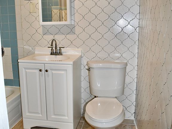 3rd image of 2720 N Western Ave #2