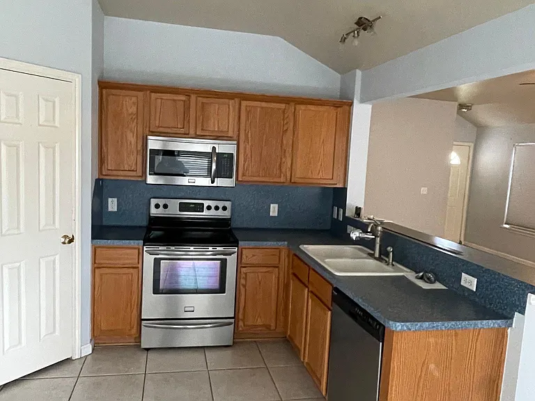 1027 Cupertino St — Photo 3