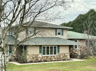 38 Carnation Ln, Mill Hall, PA 17751