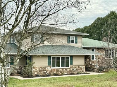 38 Carnation Ln, Mill Hall, PA, 17751